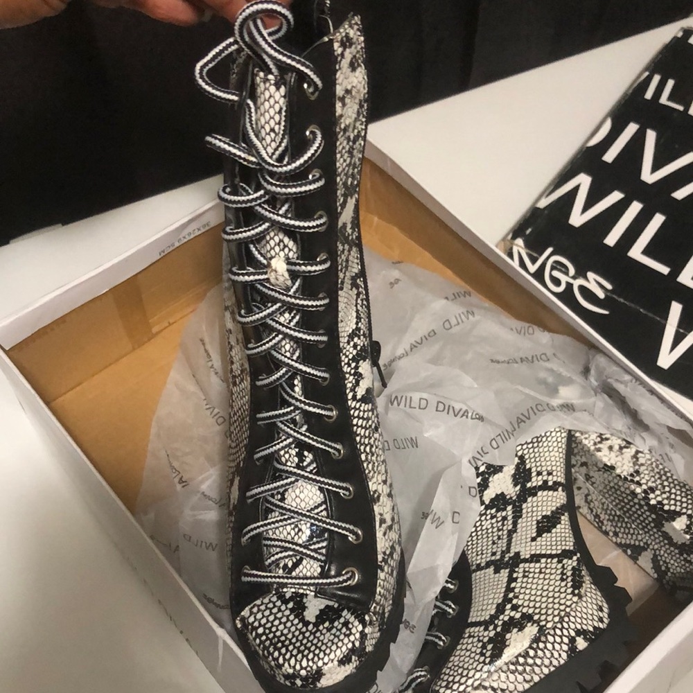 Heels - Picture 2 of 3